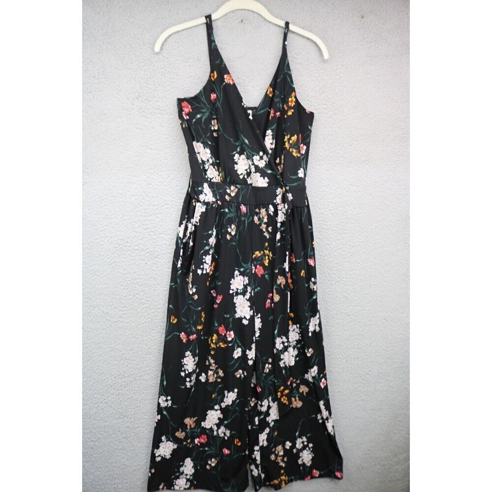 Kaileigh V-Neck Strappy Jumpsuit-Medium-Whimsigoth-Pockets-Wide Leg-Cropped